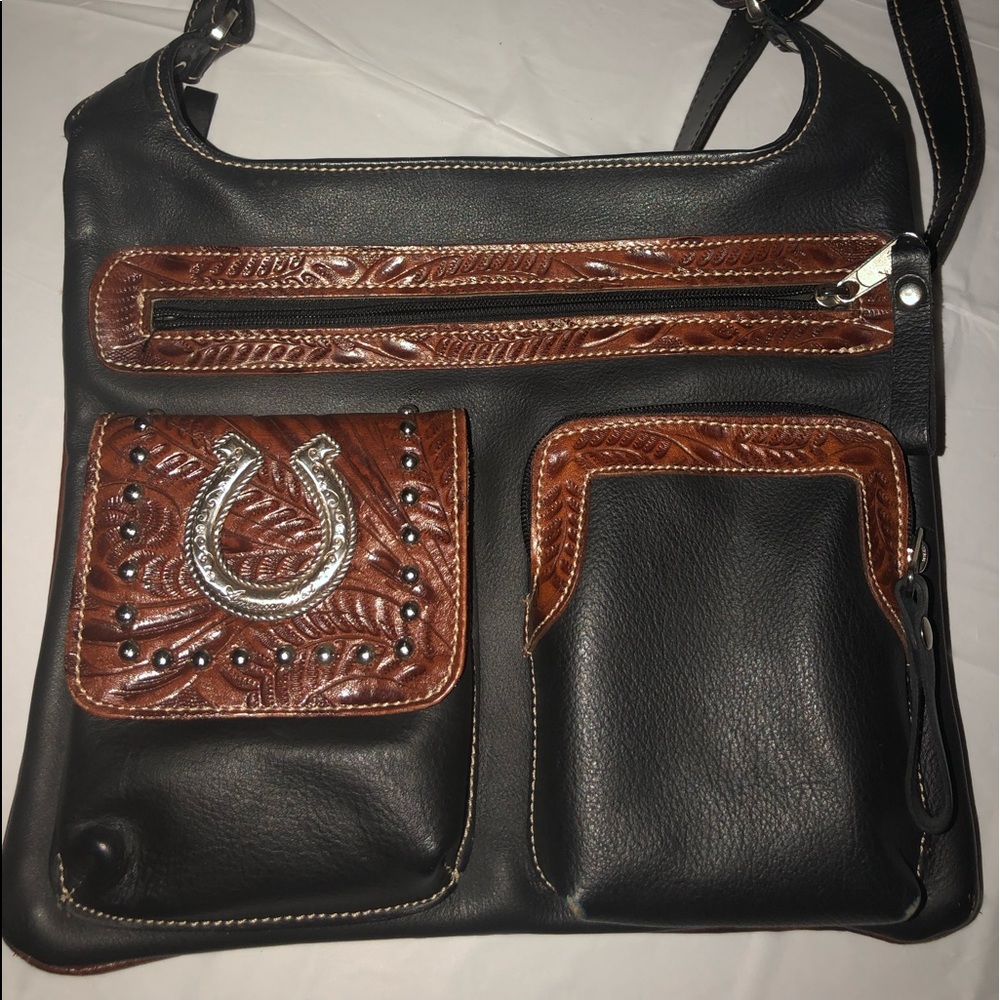 Horseshoe purse
